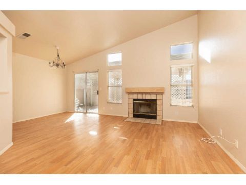 Foto del edificio - 3734 Hickory Ct