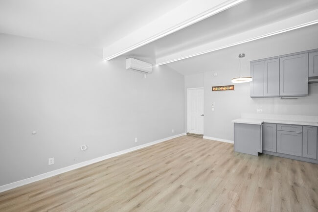 Foto del edificio - 13840 Community St