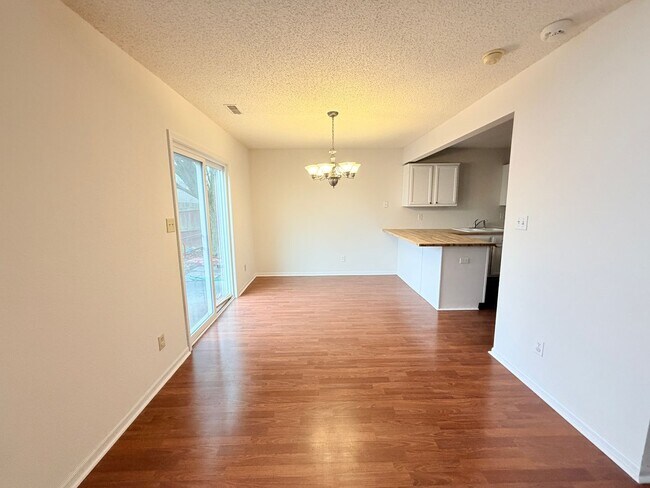 Building Photo - 1555 Blue Brook Way