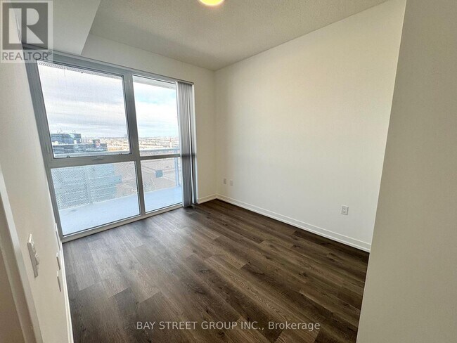 Building Photo - 8 Interchange Wy