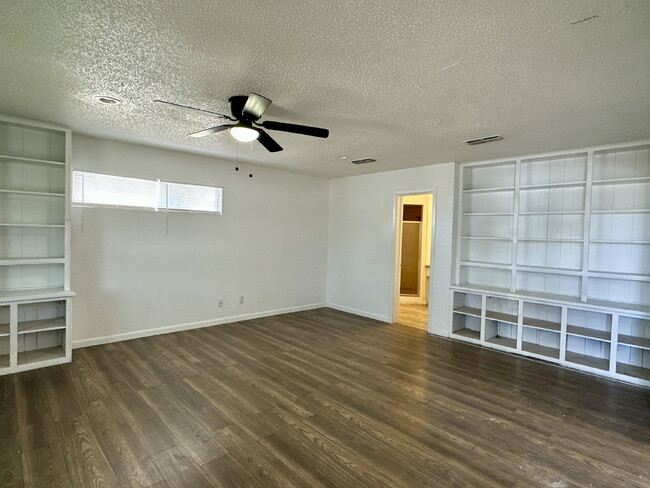 Foto del edificio - Spacious home in Slaton!
