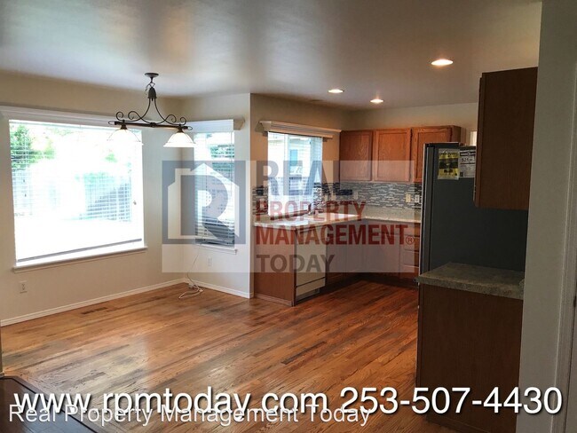 Building Photo - 4 br, 2.5 bath House - 8925 179th St E