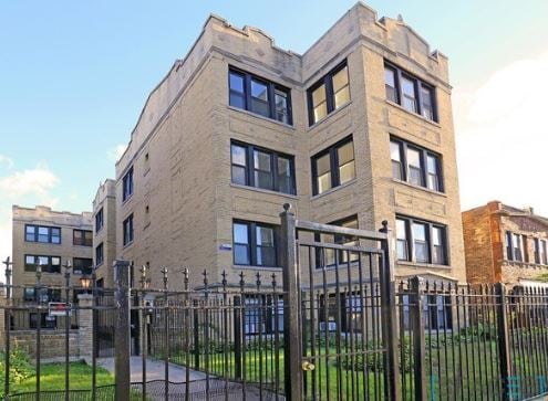 Building Photo - 3153 W Augusta Blvd