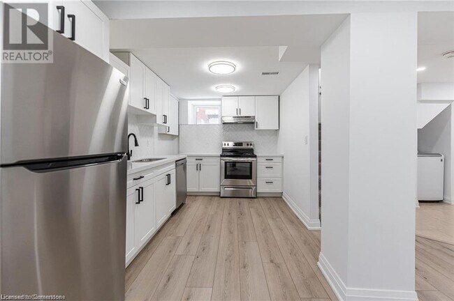 Photo du bâtiment - 102 Gladstone Ave