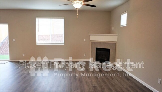 Building Photo - 4549 Bay Vista Blvd