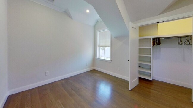 Building Photo - 9/1 No fee! Allston 3BR/2BA with laundry i...