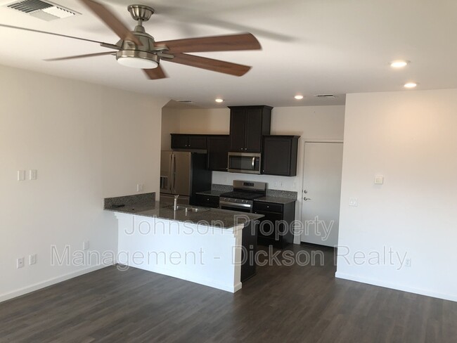 Building Photo - 432 Autumn Breeze Cir