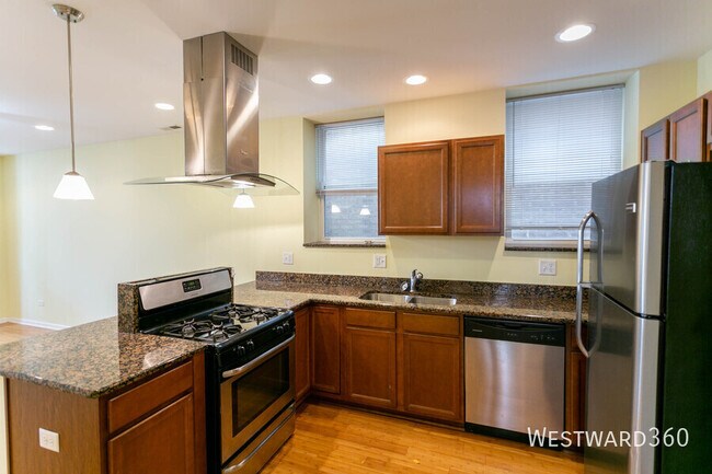Foto del edificio - 1546 N Mohawk St