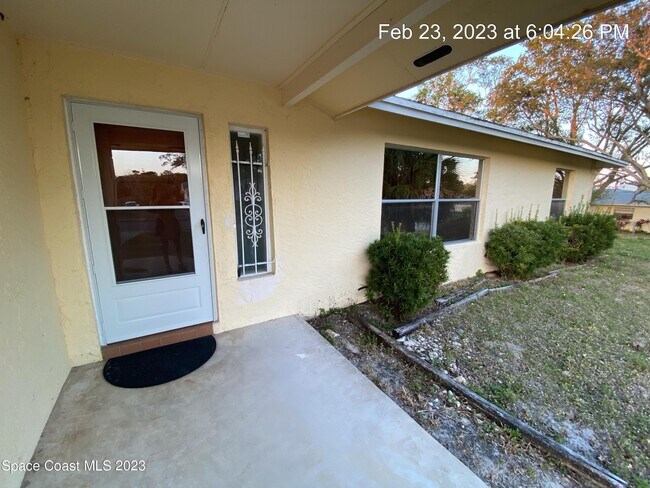 Foto del edificio - 304 Darrow Ave