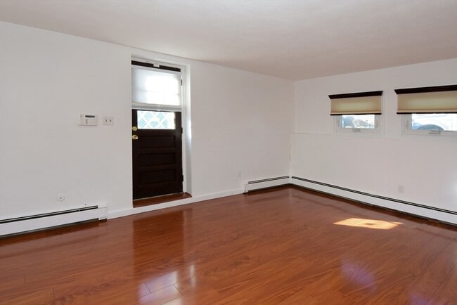 Building Photo - 153 Lantern Rd