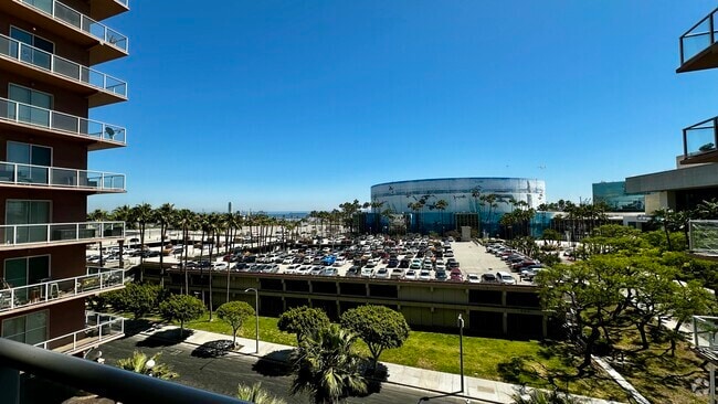 Building Photo - 388 E Ocean Blvd