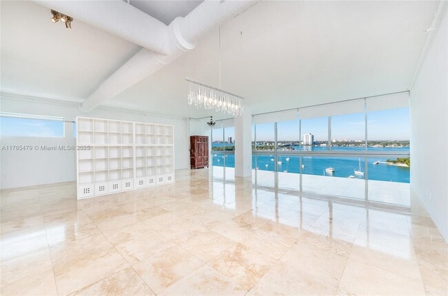 Foto del edificio - 7934 West Dr