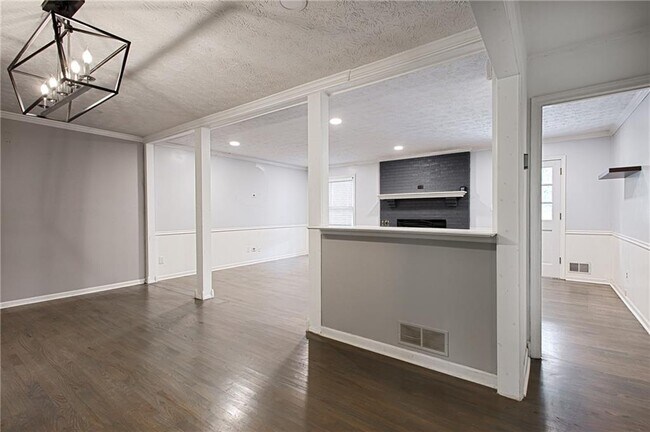 Foto del edificio - 4989 Lambeth Dr