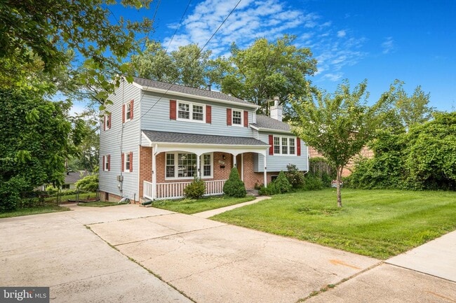 Building Photo - 4809 Camelot St