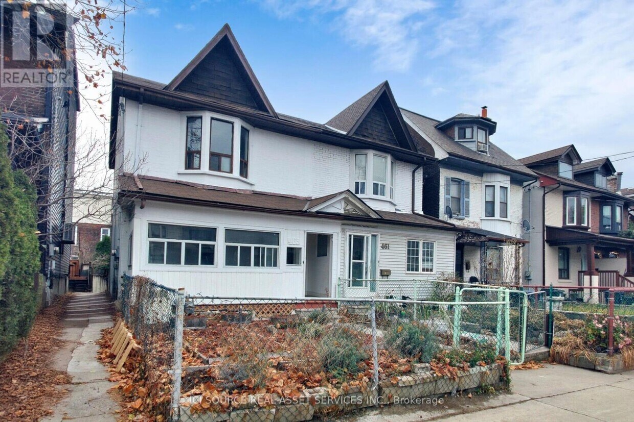 Primary Photo - 463 Pape Ave