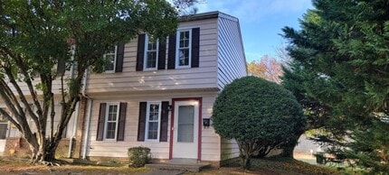 Building Photo - 3616 Luckylee Crescent