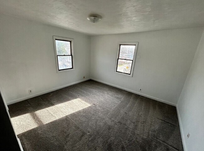 Foto del edificio - 759 Bower Hill Rd