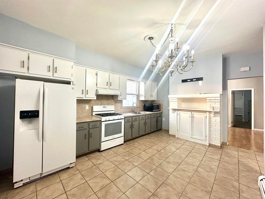 54 Johnston Ave Unit 3C, Kearny, NJ 07032 Condo for Rent in Kearny