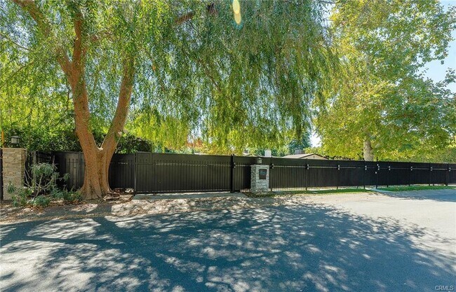 Foto del edificio - 23302 W Oxnard St