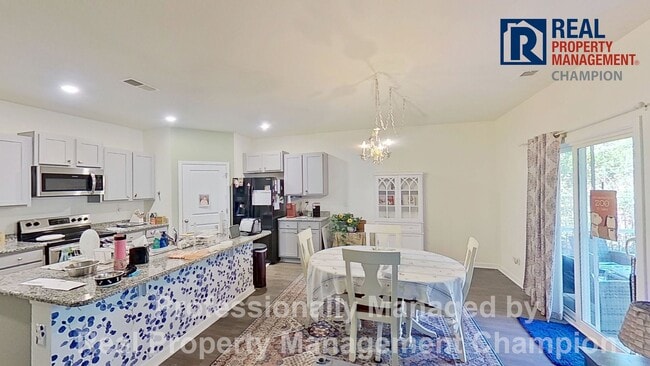Photo - Spacious 4 BD/2 BA Home in Hawkeswater on the River
