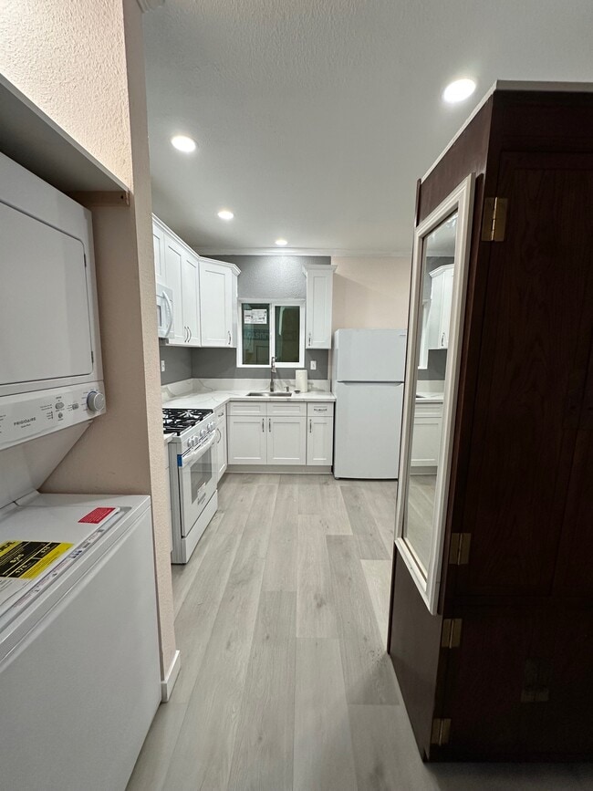 Building Photo - 3606 Clairemont Mesa Blvd
