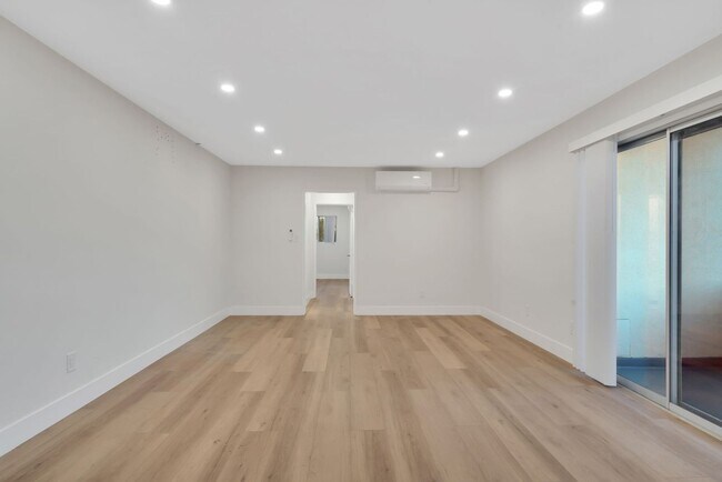 Foto del interior - Canfield Luxury Investments LLC