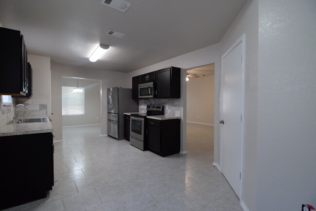 Foto del edificio - 1717 Liberty Hill Dr