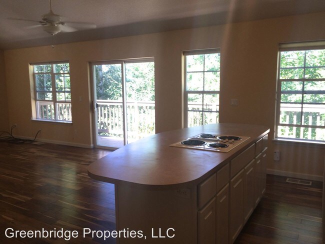 Building Photo - 13471 SW Summerwood Dr