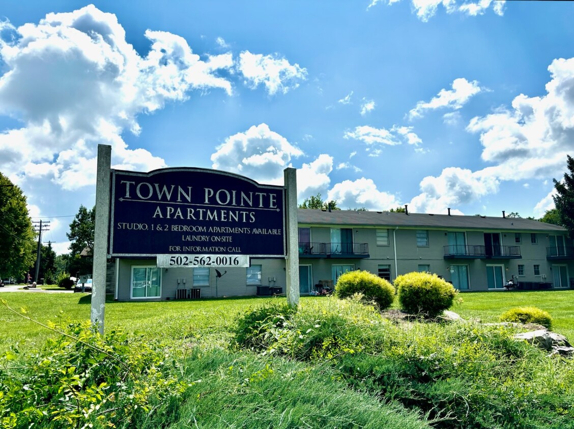 Foto principal - Town Pointe Apartments