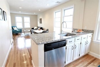 Foto del edificio - 72 Bowdoin St