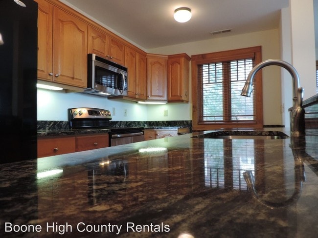 Building Photo - 180 Indian Paintbrush Dr