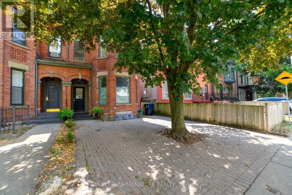 Primary Photo - 103 Gloucester St