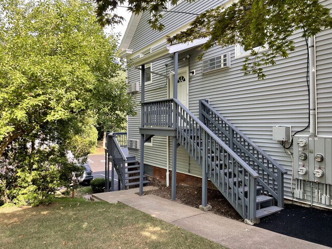 Foto del edificio - 2765 Whitney Ave