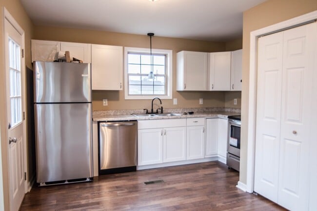 Foto del edificio - Pet Friendly Remodel!