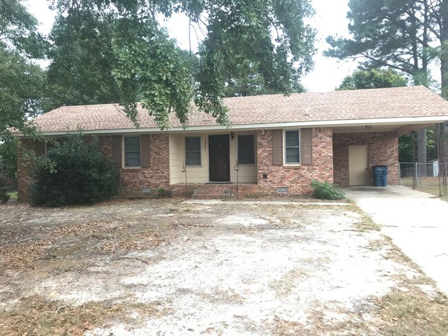 Foto del edificio - 5587 Whisperwood Dr