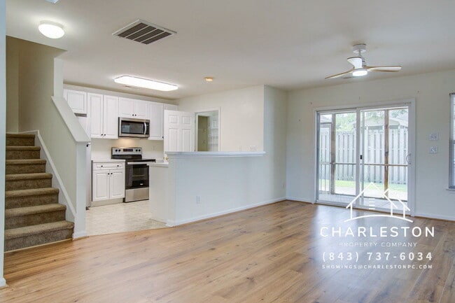 Foto del edificio - 2425 Scholar Ln