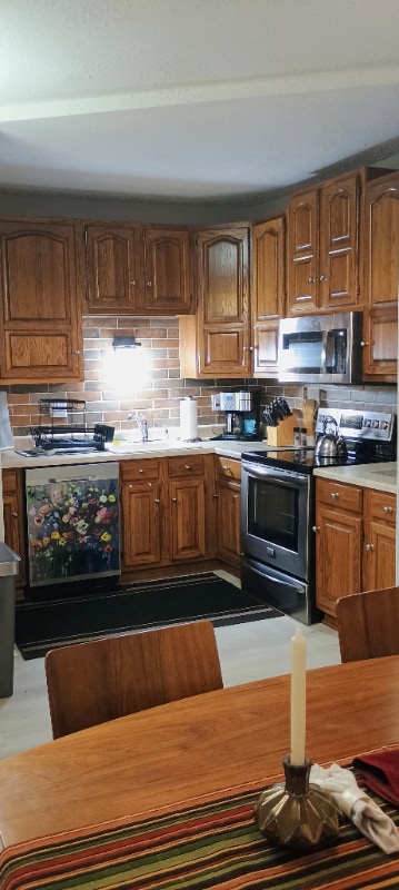 Foto del edificio - 906 Bitterfield Dr