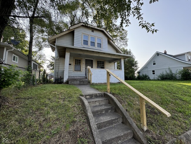 Building Photo - 1051 N Mount Street