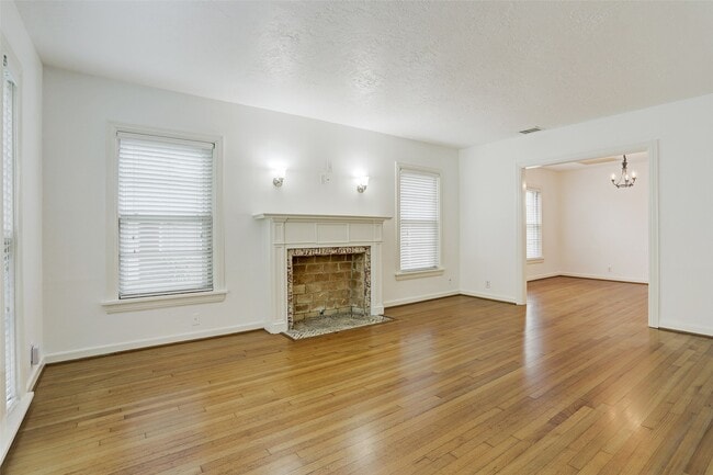 Foto del edificio - 3514 Plumb St