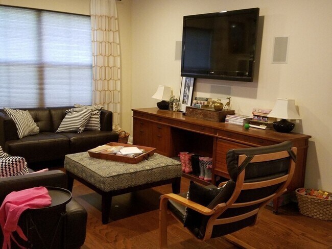 Foto del edificio - 601 Alder Way