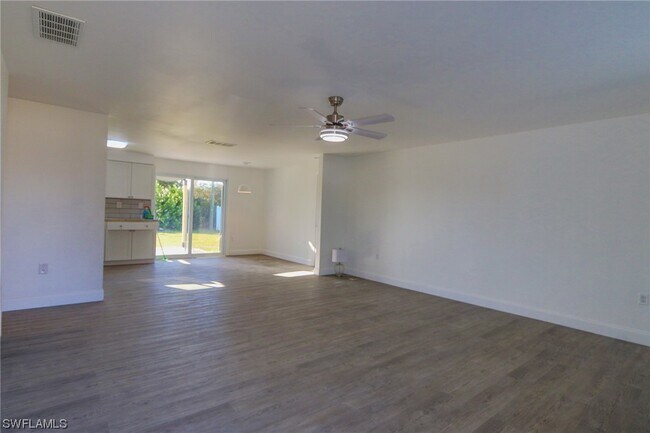 Building Photo - 18488 Sandy Cove Dr