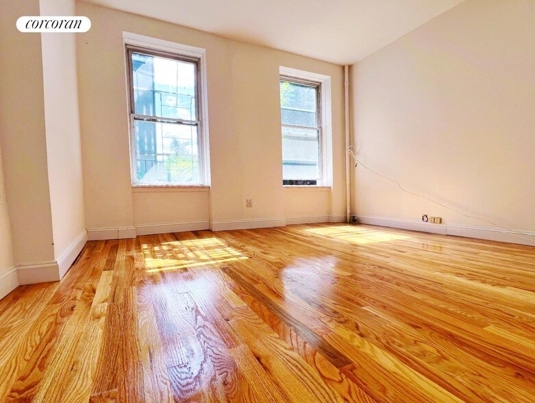 Foto principal - 256 12th St
