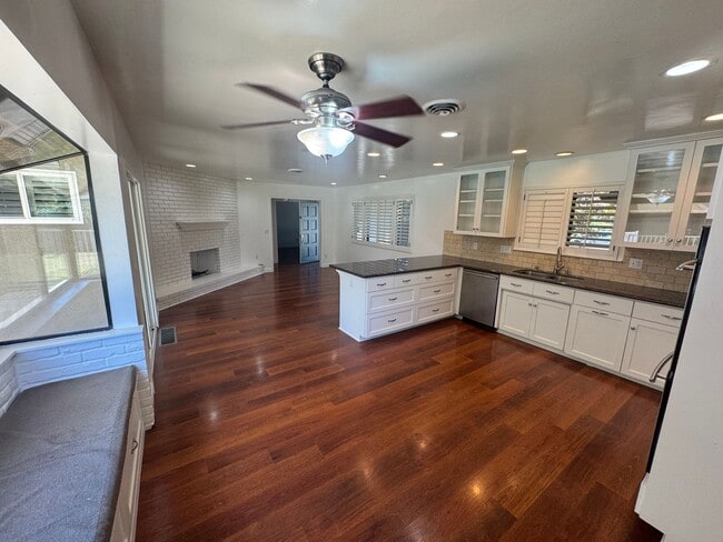 Foto del edificio - 3 bedroom | 2.5 bathroom | Single family i...