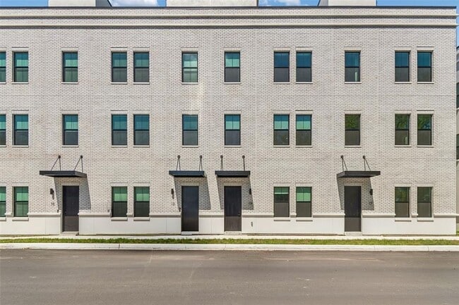 Building Photo - 1218 E Kay St