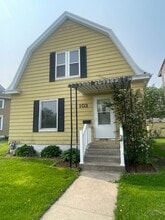 Building Photo - 103 Elmwood St