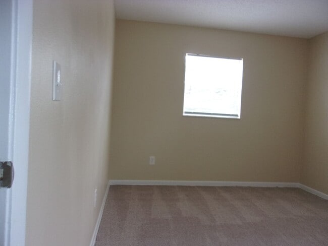 Foto del edificio - Adorable 2 Bedroom Just Minutes from Ameni...