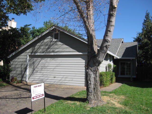 Primary Photo - 3 Bedroom close to PV High School