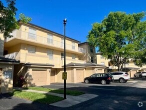 Building Photo - 2060 Greenview Shores Blvd