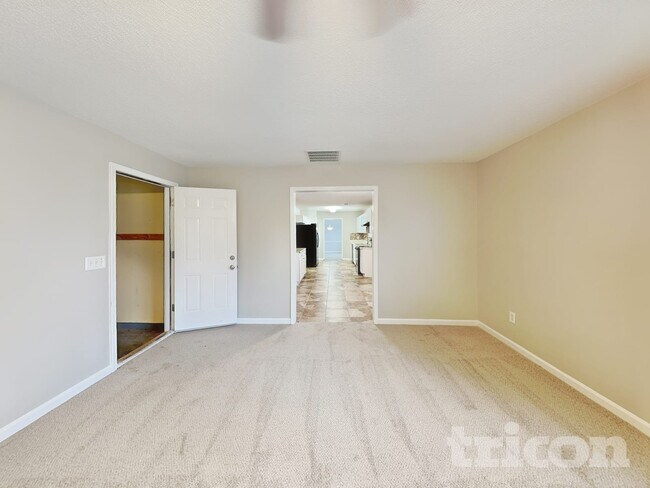 Foto del edificio - 2198 Colony Dr