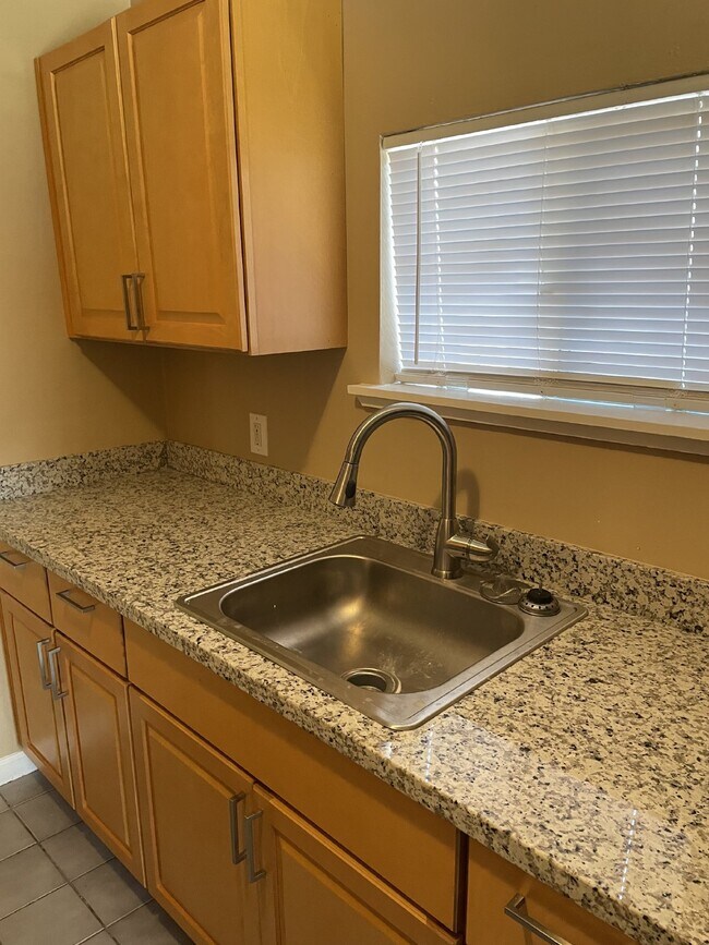 Foto del edificio - 2040 Riley Ct